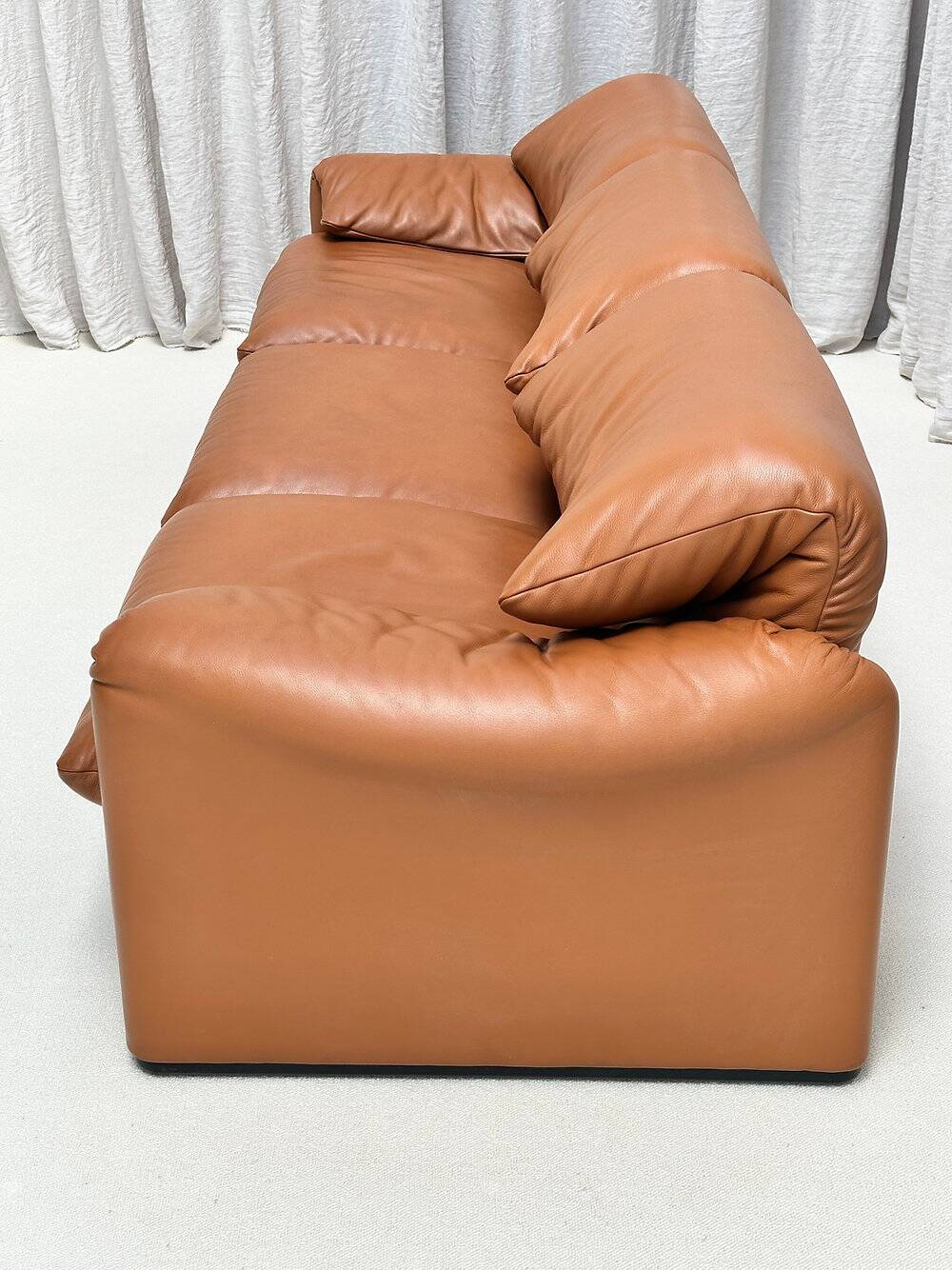 Maralunga 3-seater sofa, Vico Magistretti, Cassina, Italy.