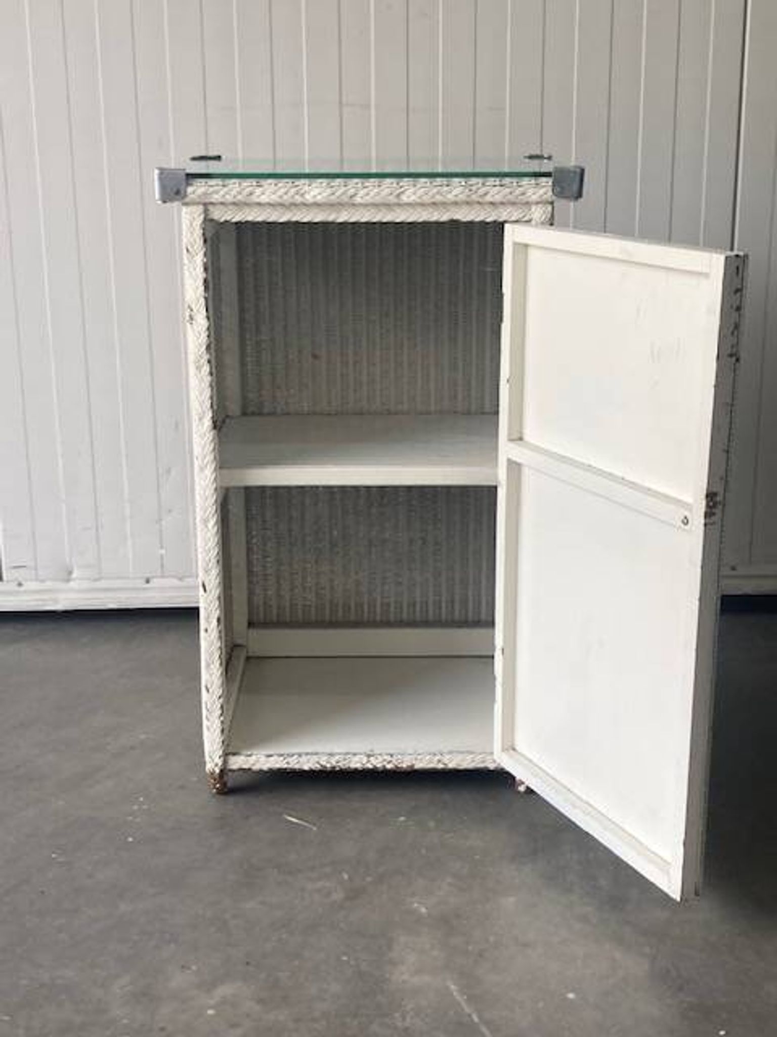 Armoire / table de chevet Lloyd Loom