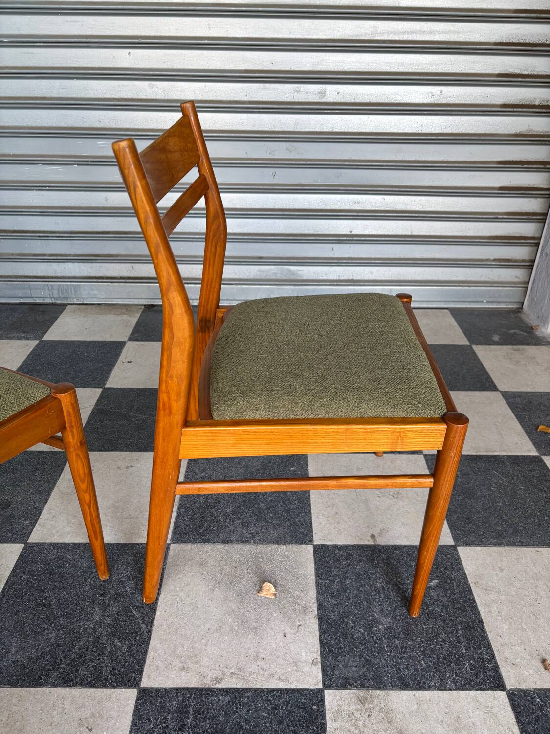 Set of 6 Scandinavian style chairs