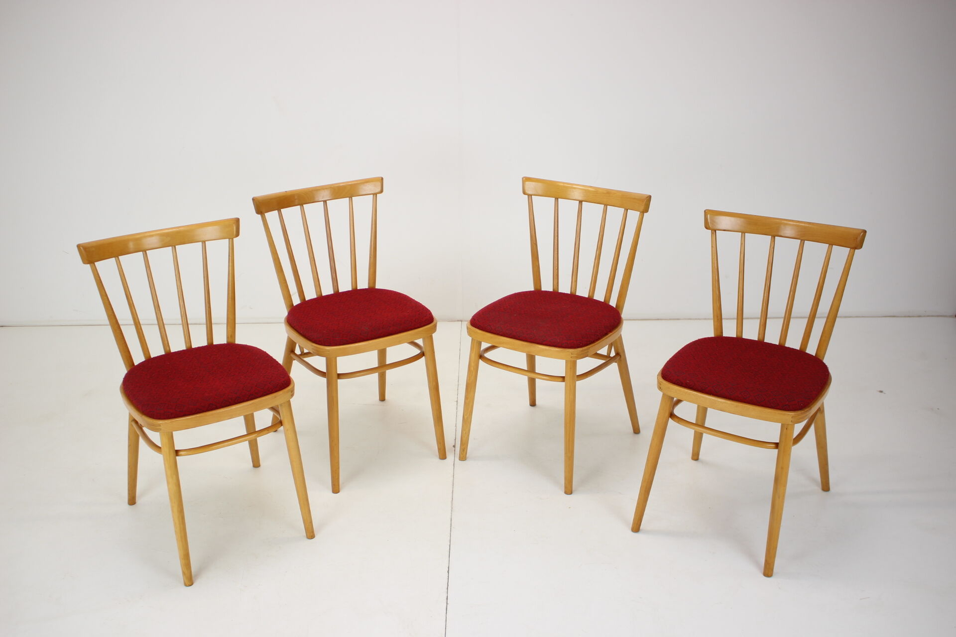 Set of four dining chairs/Tatra Pravenec, 1970's.