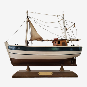 Maquette de bateau en bois