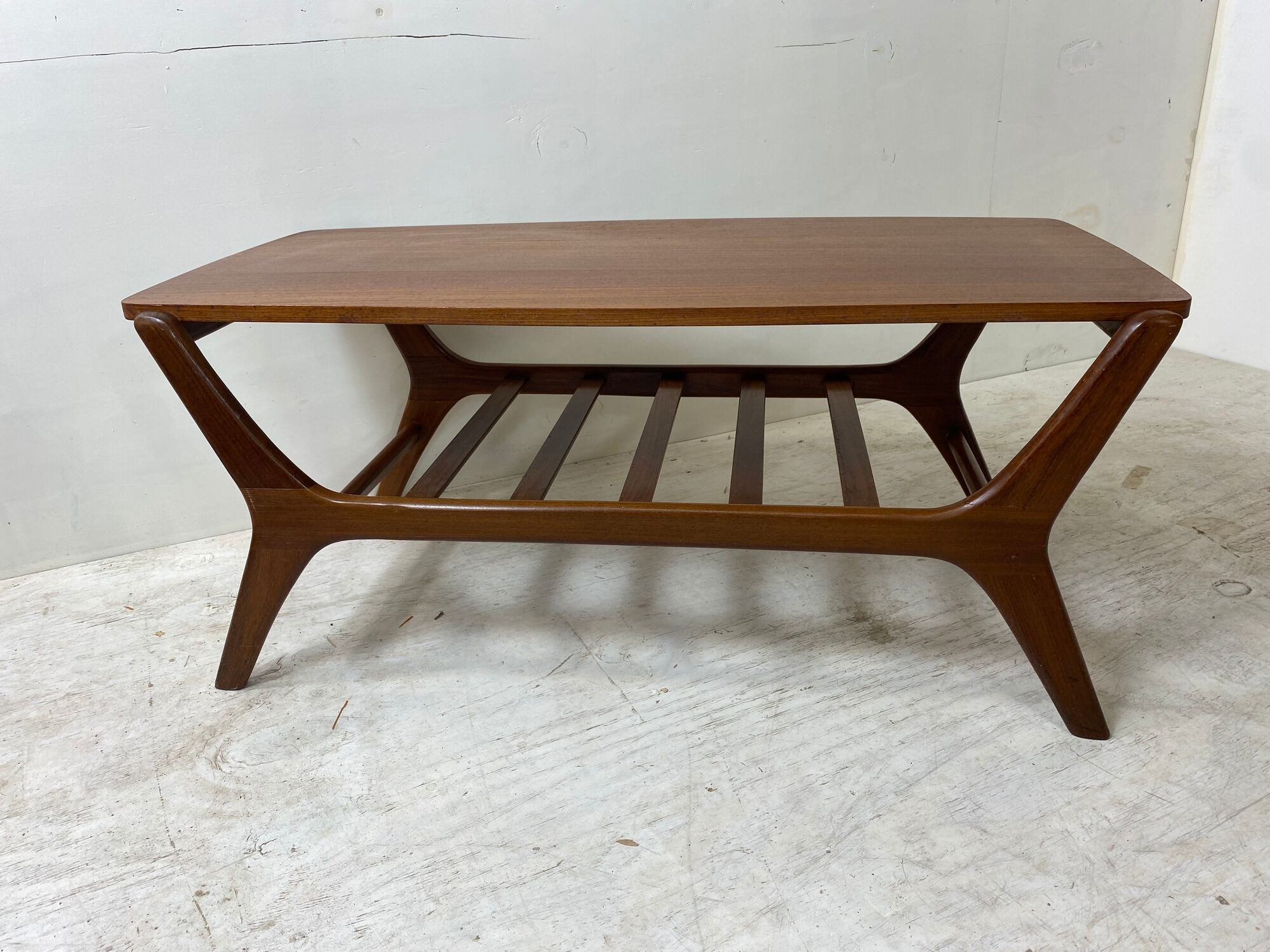Table basse scandinave en teck par Louis Van Teeffelen pour Wébé