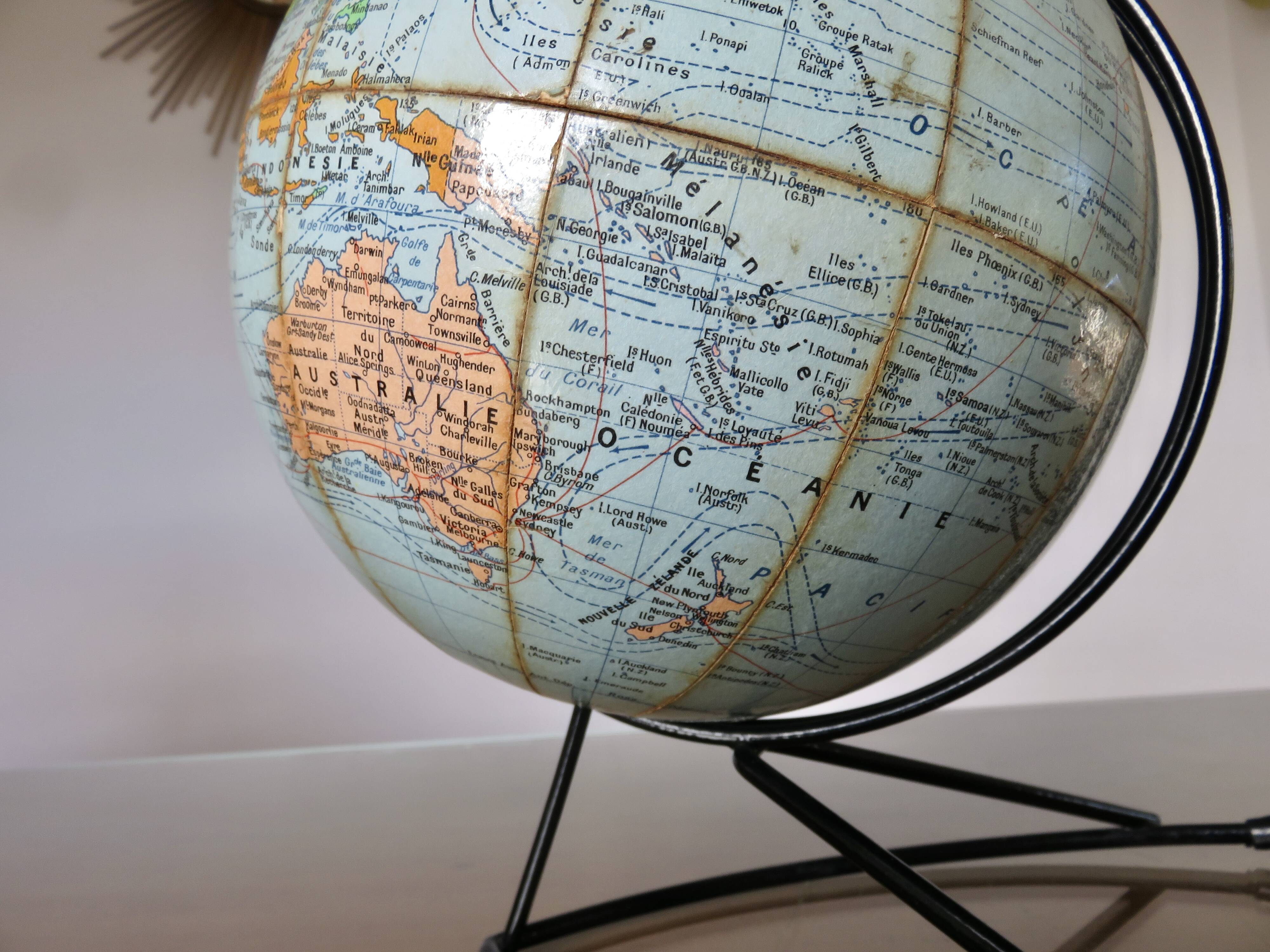 World map, terrestrial globe, Girard & Barrère edition, 1960s-70s