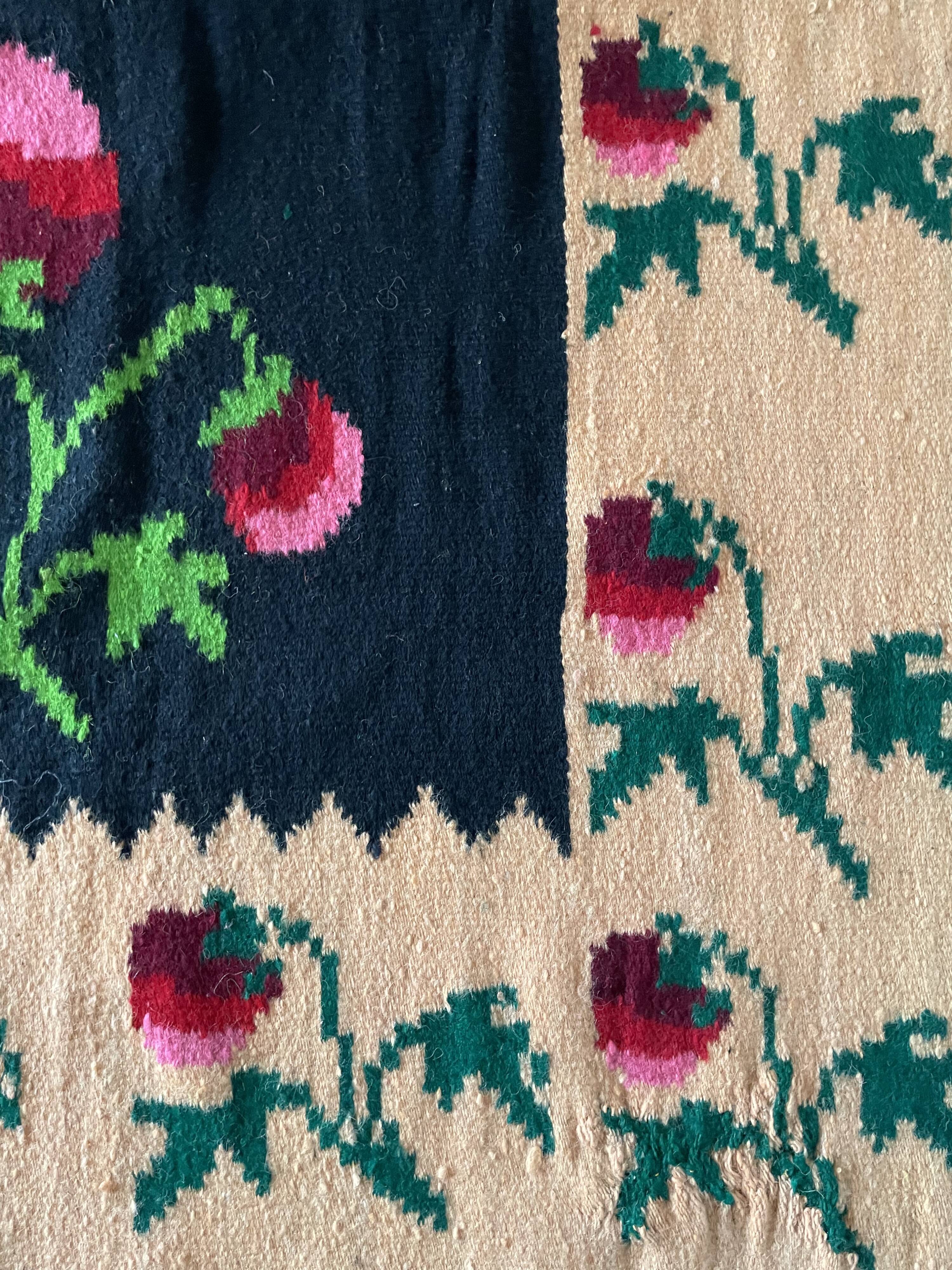 Romanian floral handwoven carpet made in wool, bohemian design with flowers