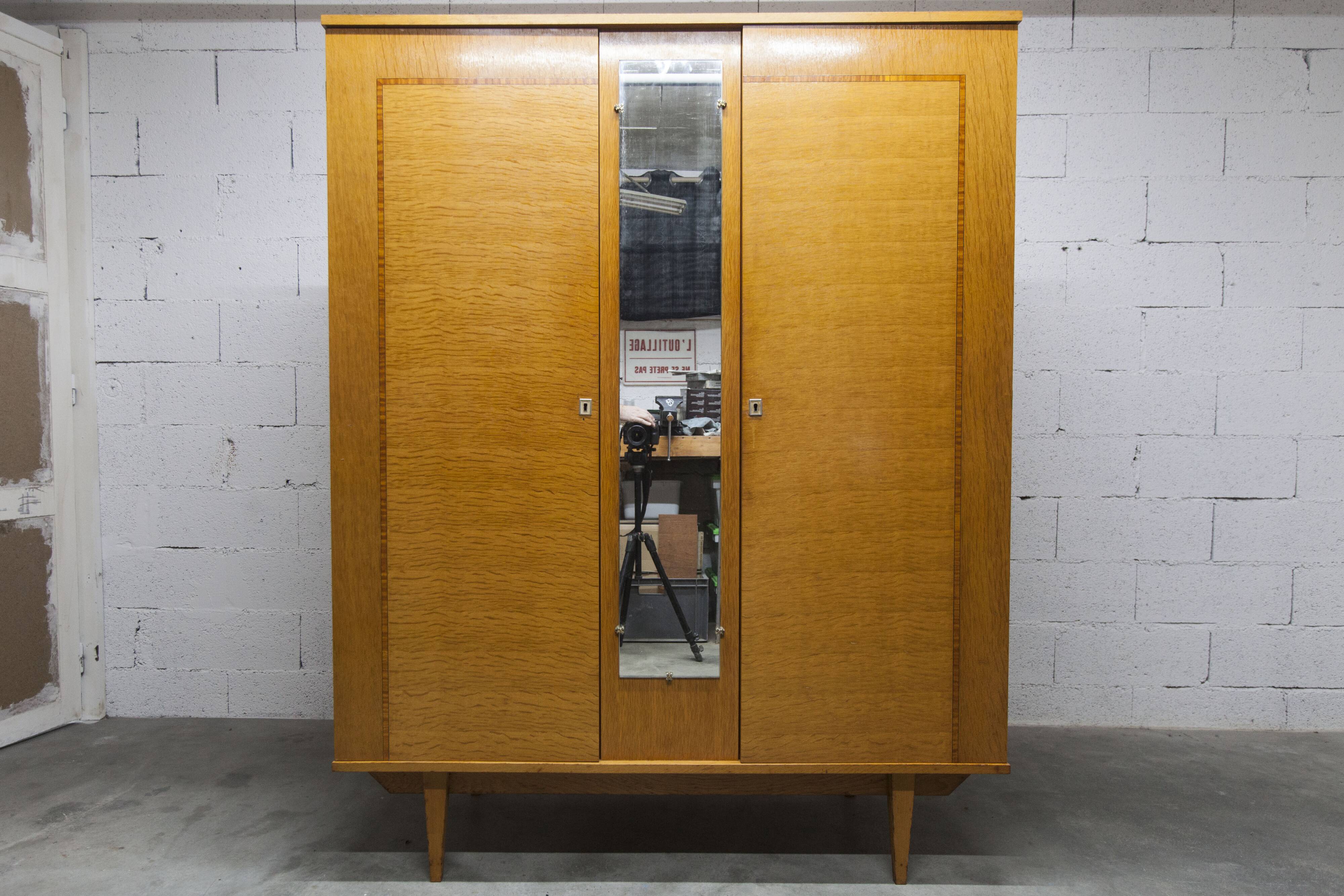 1970 Scandinavian wardrobe with shelves and mirror, 21x126, 2 doors.