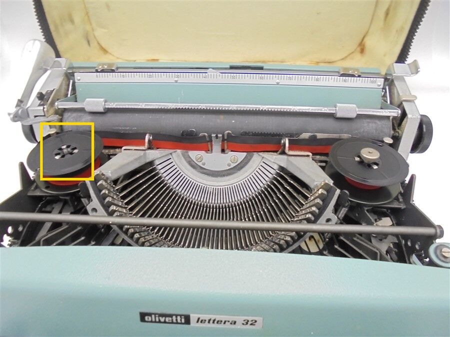 Machine à écrire Lettera 32