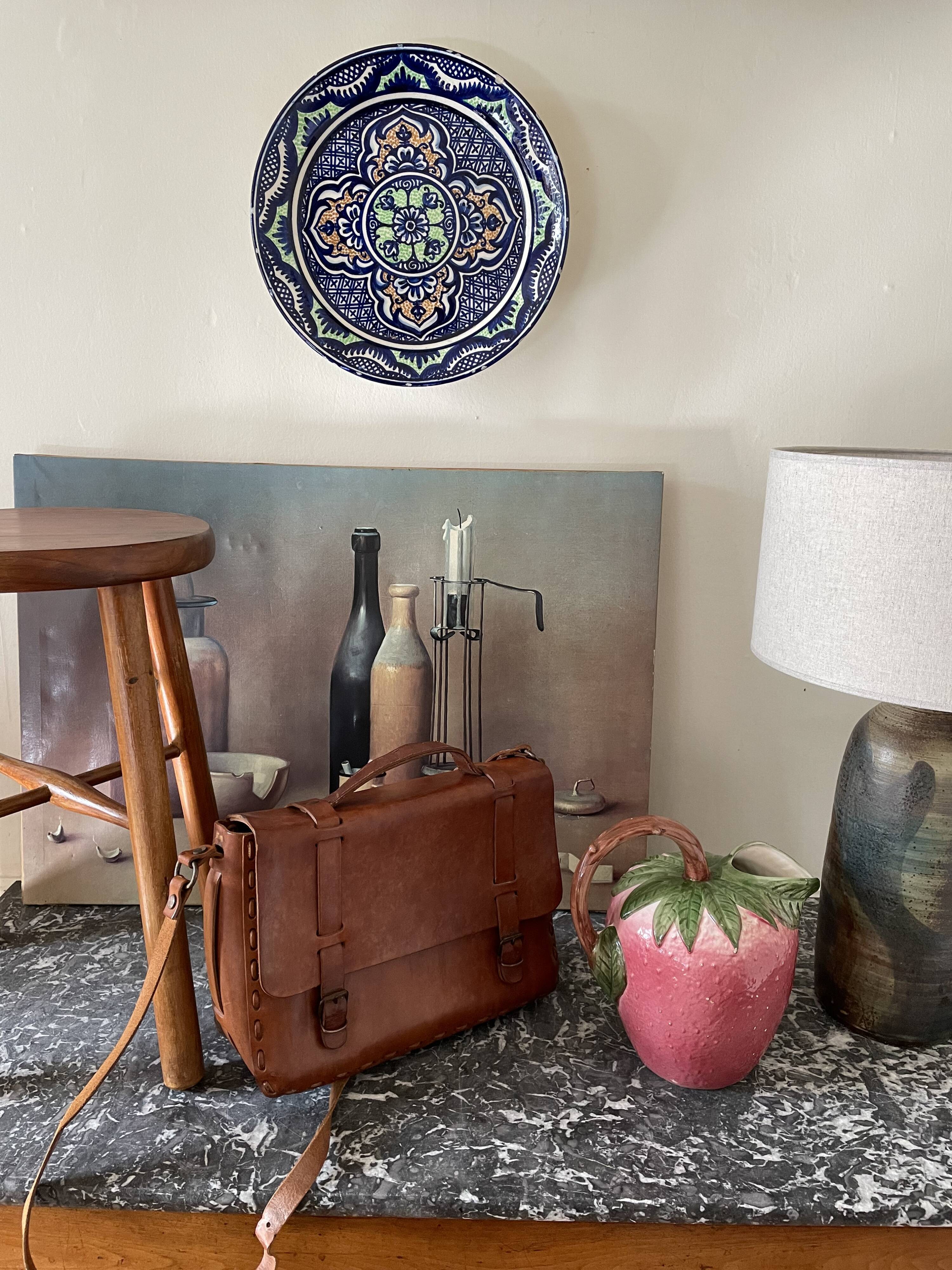 Strawberry-shaped slurry pitcher