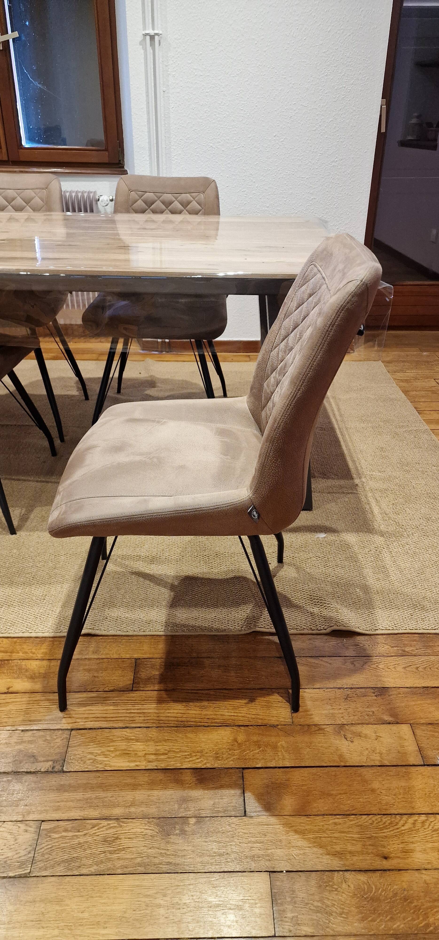 Table and Chairs H&h