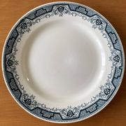 6 antique flat plates in Saint-Amand earthenware (Nord)
