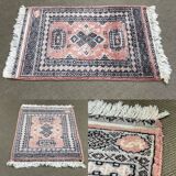 Small handmade Pakistani wool rug - 88x64cm