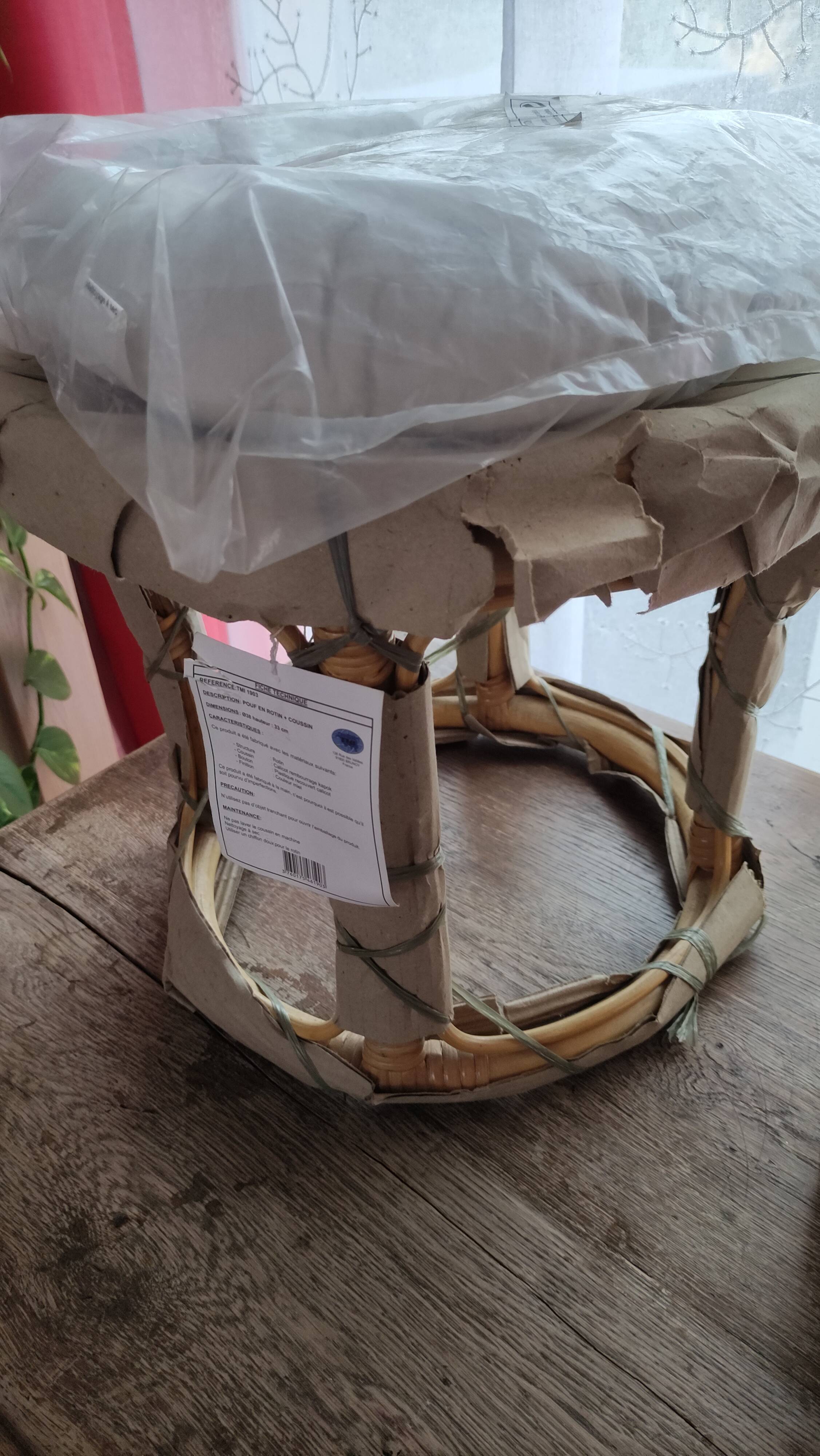 Paire de poufs en rotin et bambou