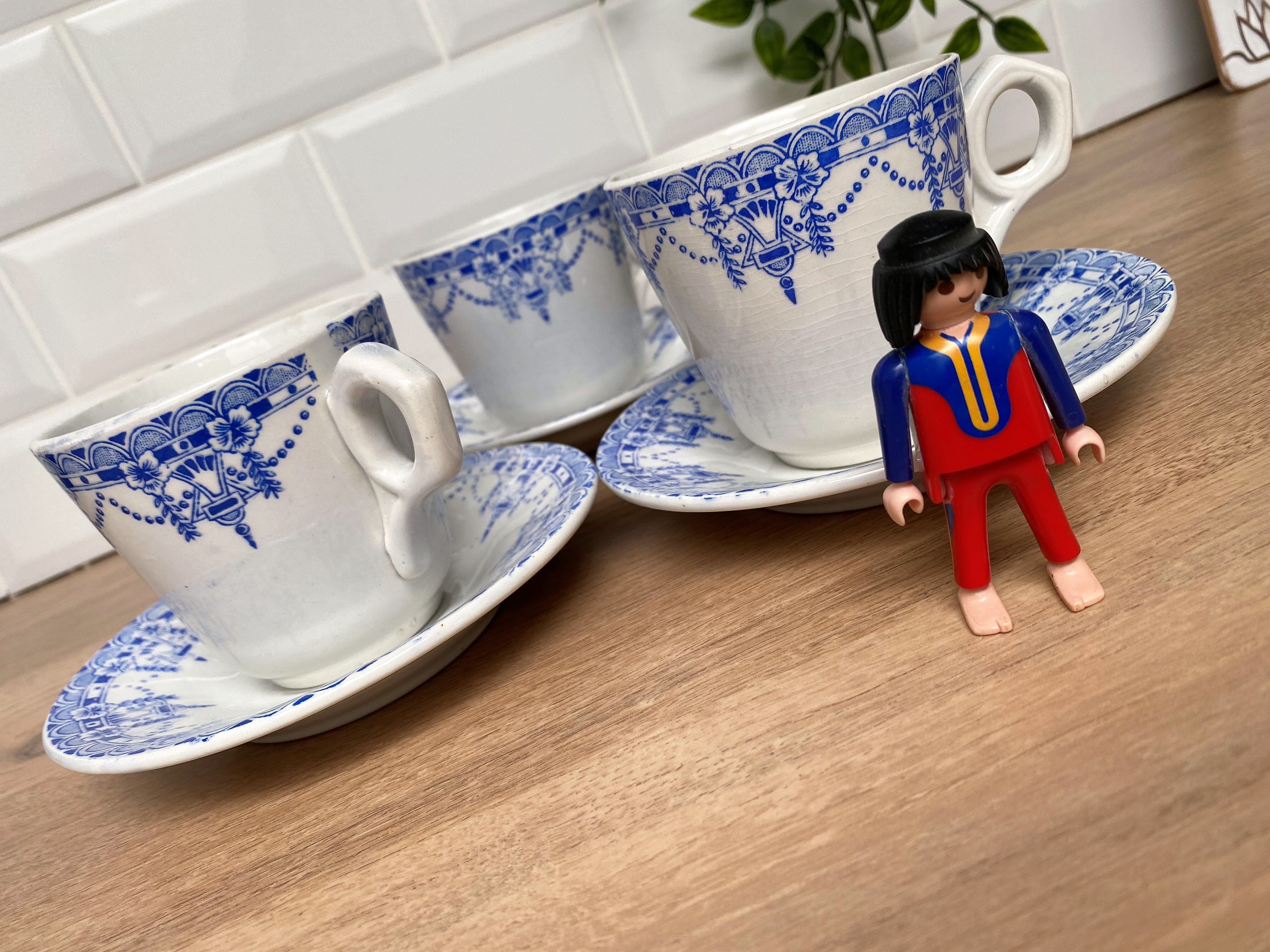 Set of 3 tea cups and their earthenware cups