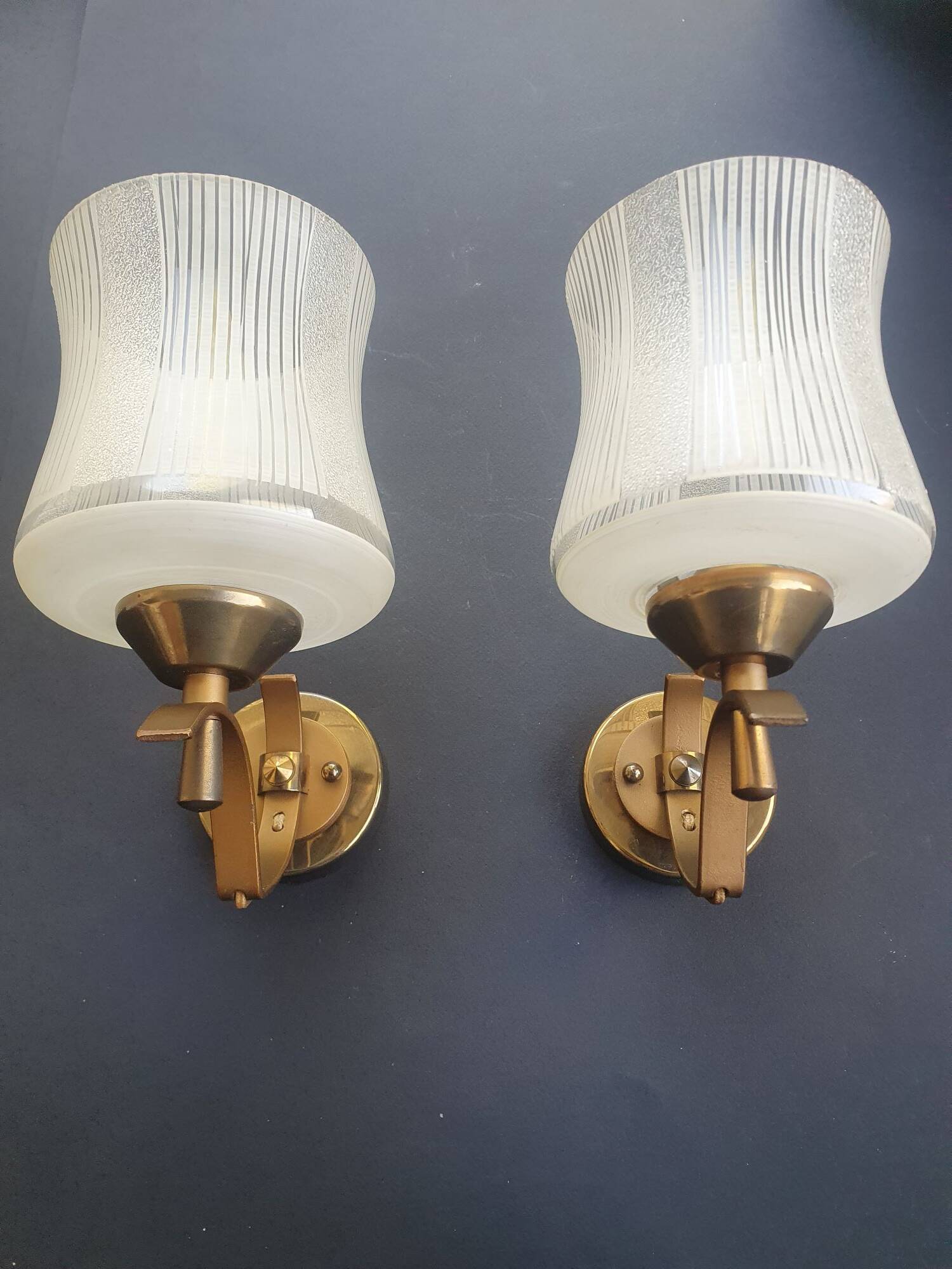 Paire d'appliques murales dorées vintage France