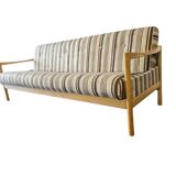 Vintage wooden daybed / canapé / day bed