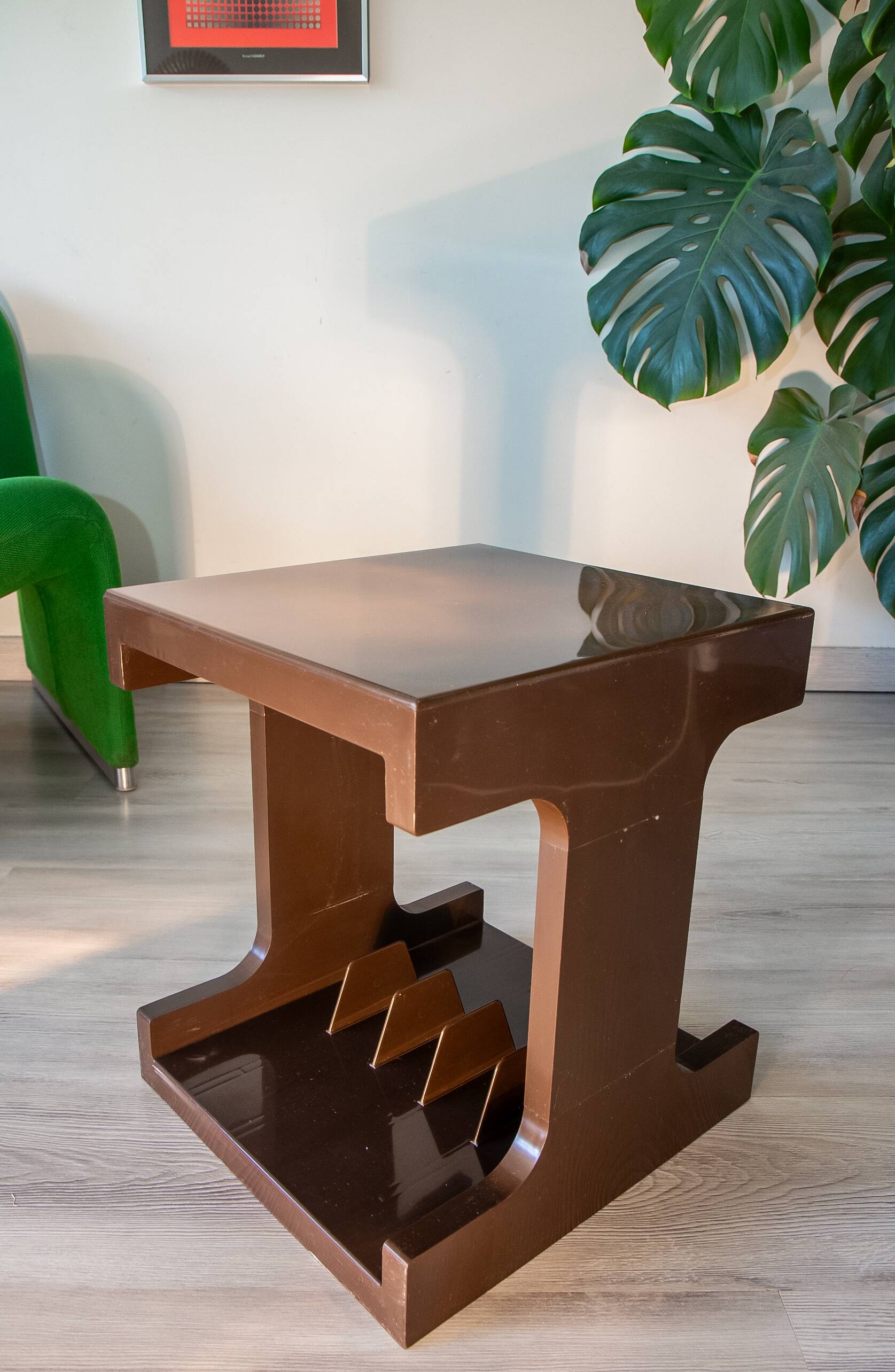 Vinyl side table 1970 SOMM Paris