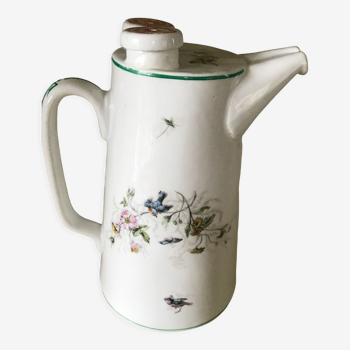 Pichet Lhote pour eau de Seltdz en porcelaine blanche décoré de fleurs et de d oiseaux annns 1900