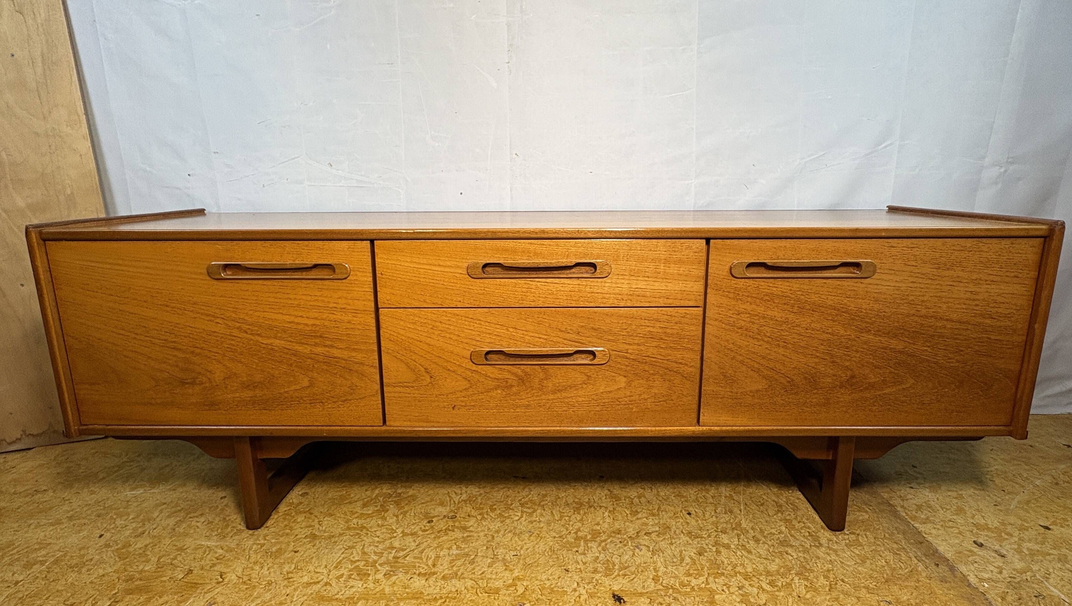 Buffet en teck de style scandinave, années 1960