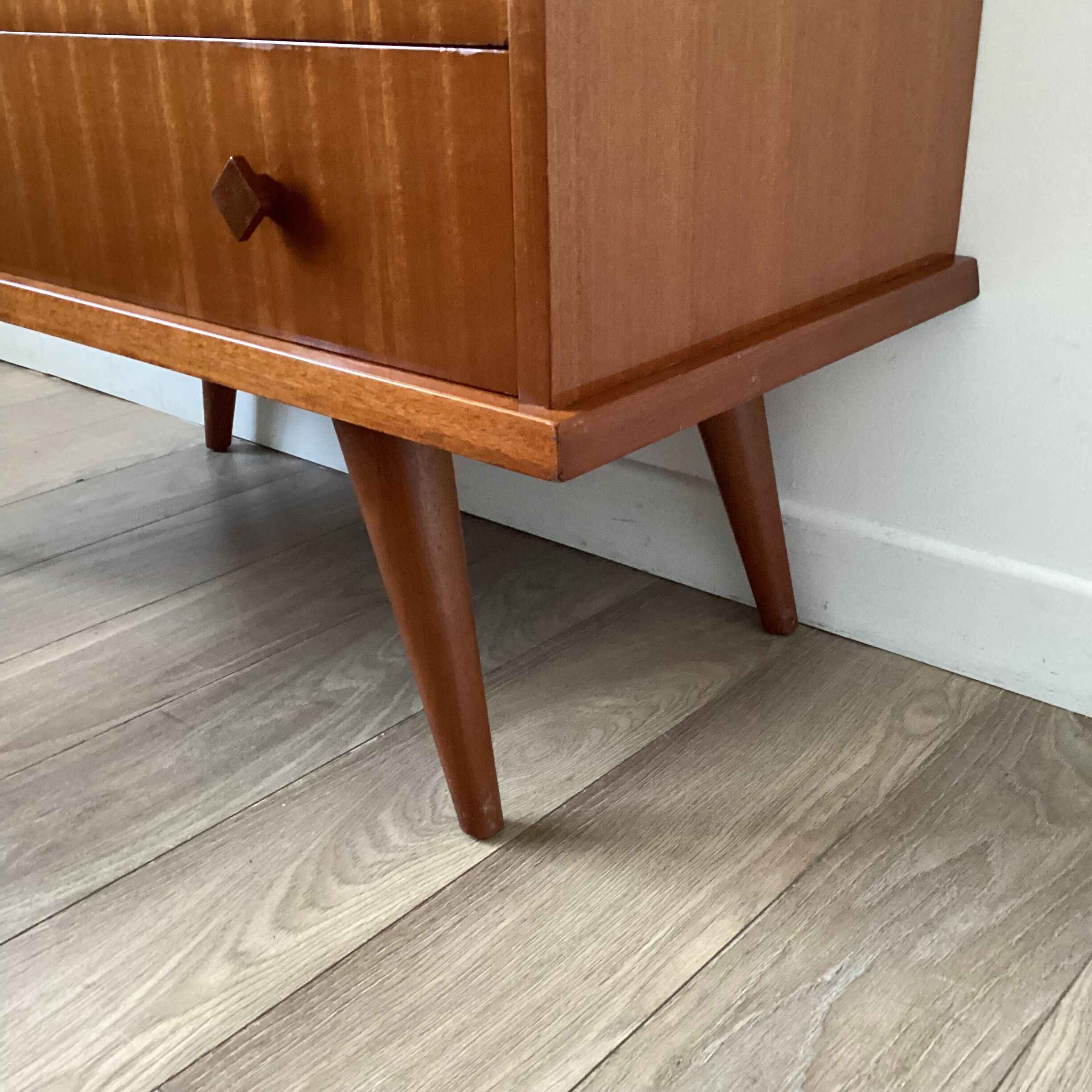Compass feet dresser
