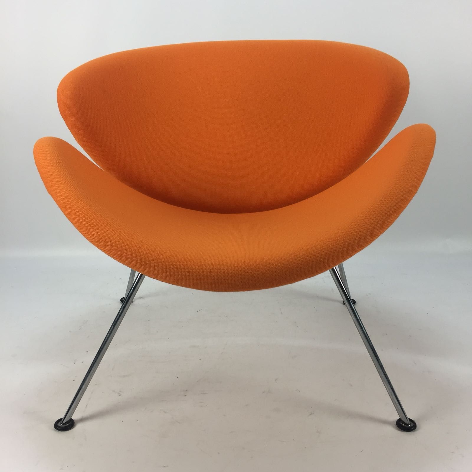 "orange slice flesh" by Pierre Paulin for Artifort, 1980