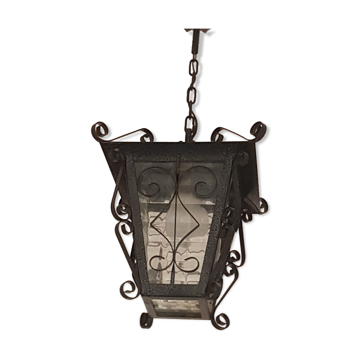 Suspension old wrought iron lantern