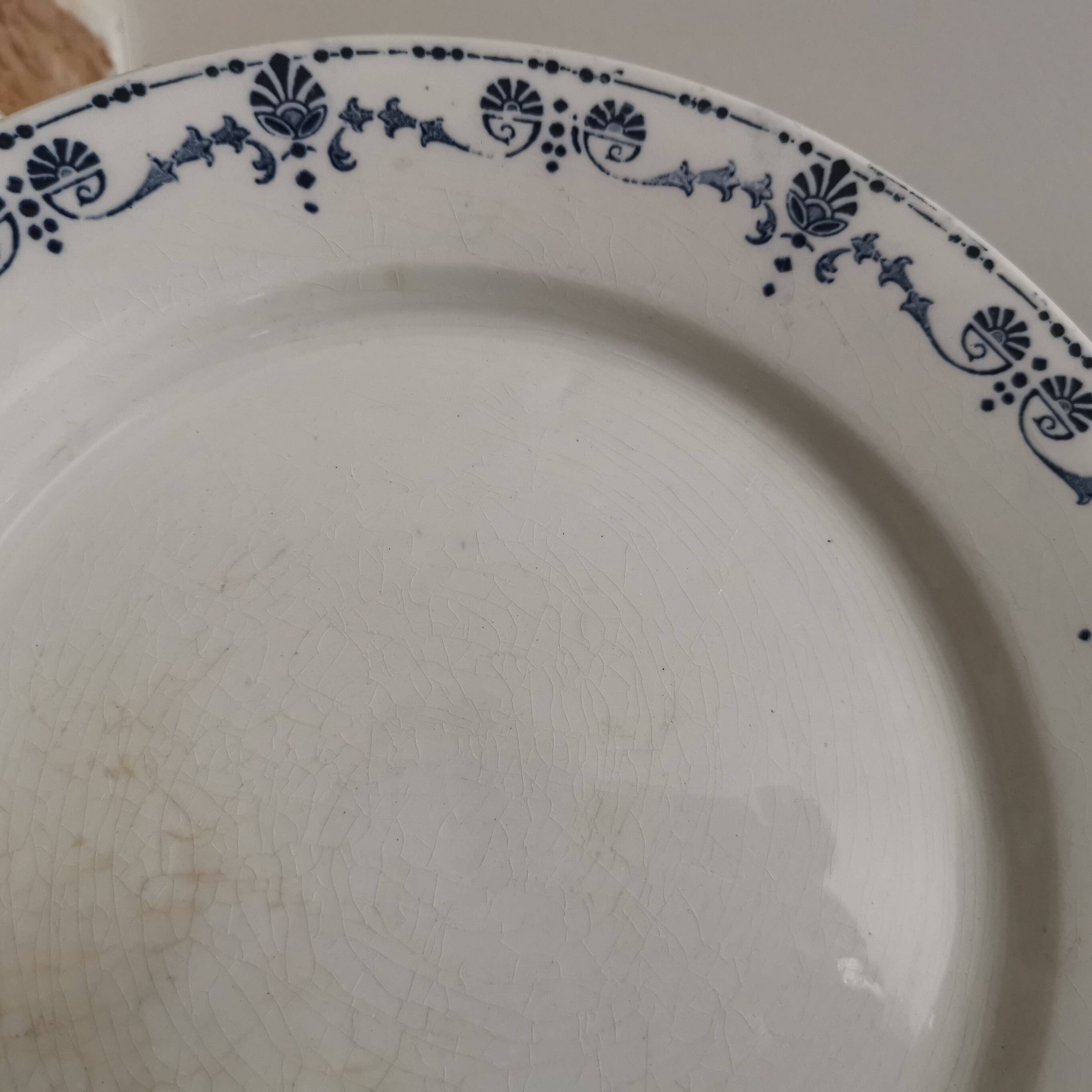 Old "Etruscan" flat plates in opaque porcelain from Gien Terre de Fer