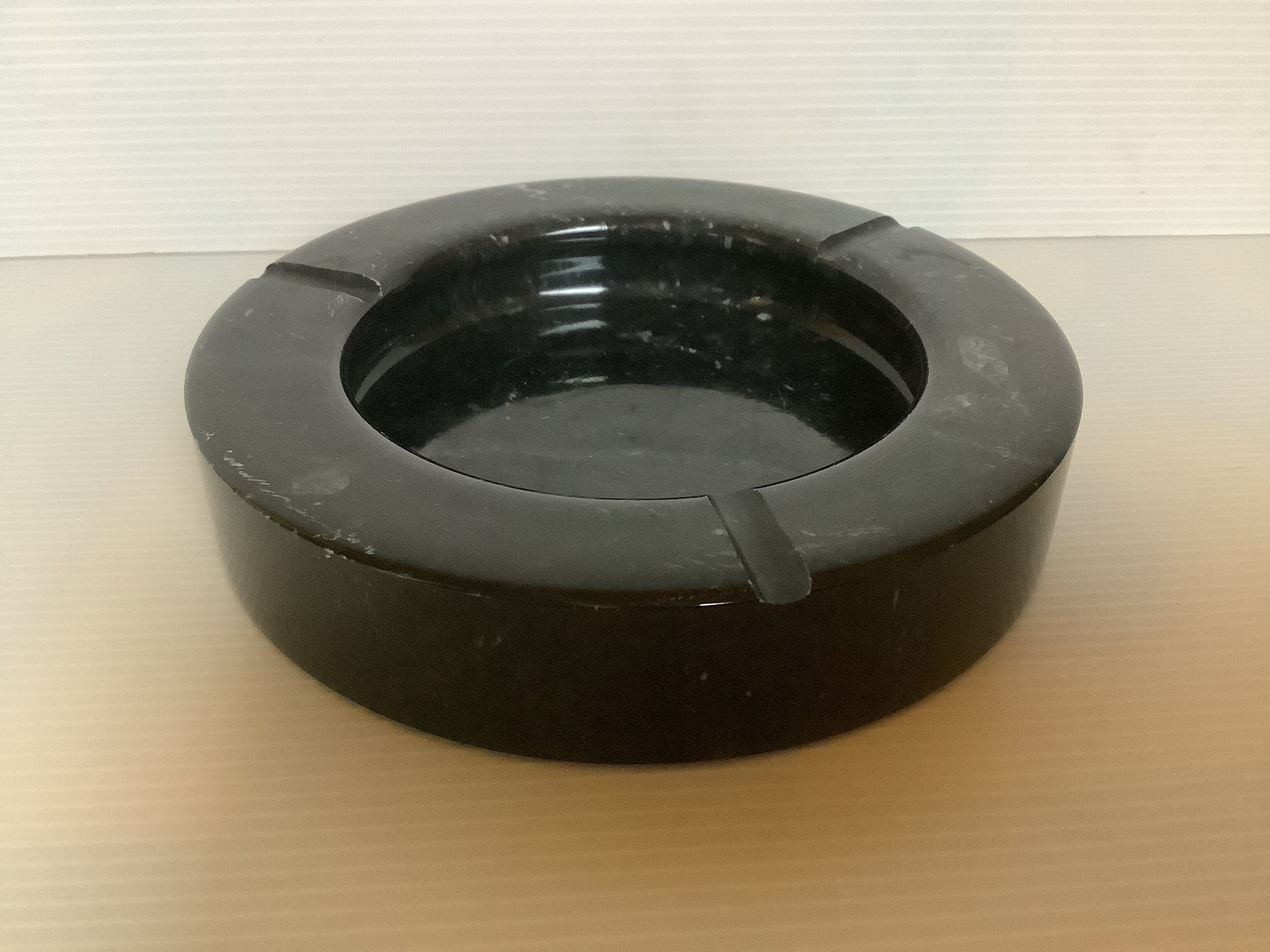 Empty ashtray black marble pocket