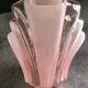 Vase en verre moulé rose art déco 18 cm