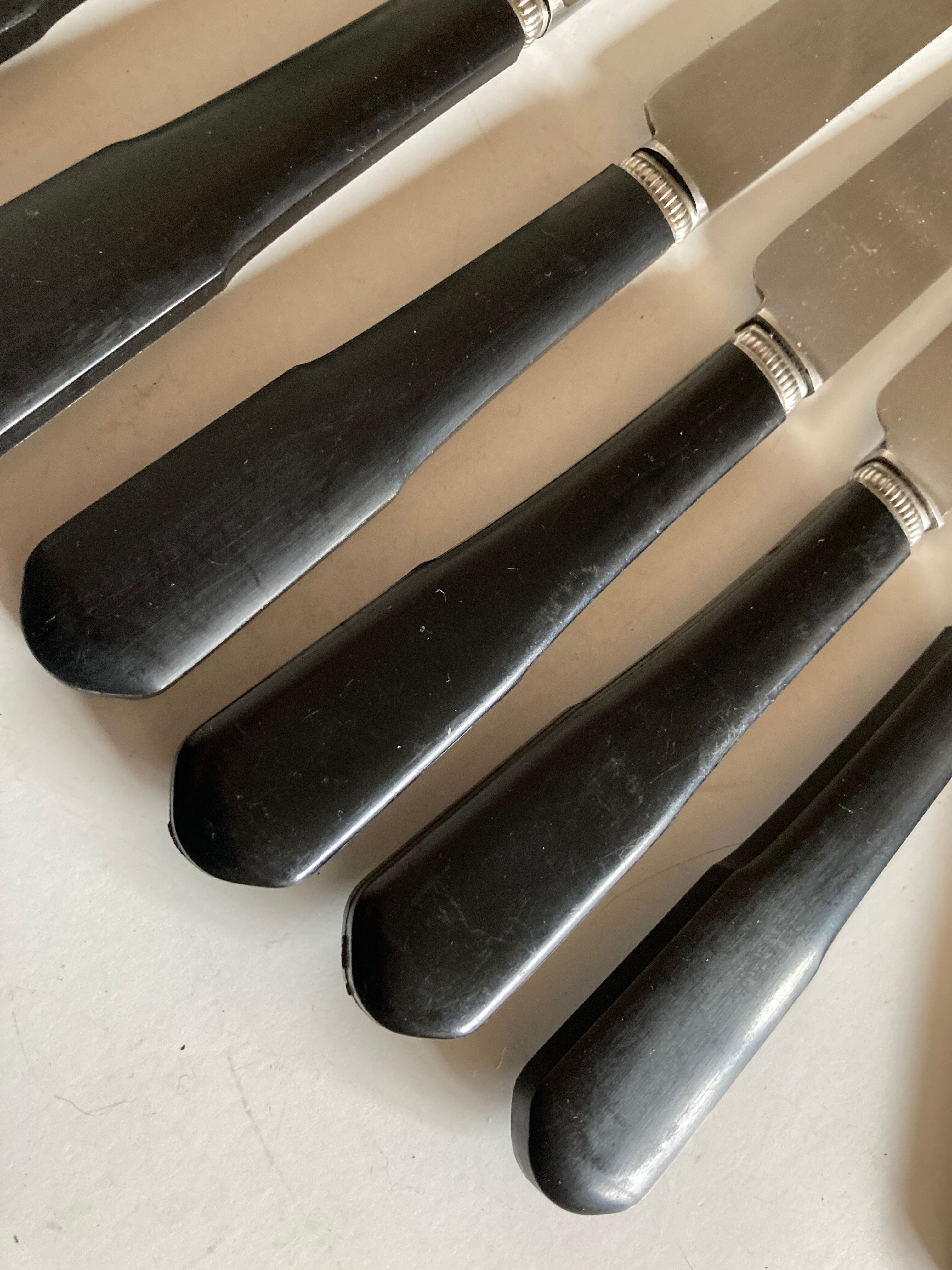Set of 8 knives Cluny Vieux Paris 1920 black Bakelite handle