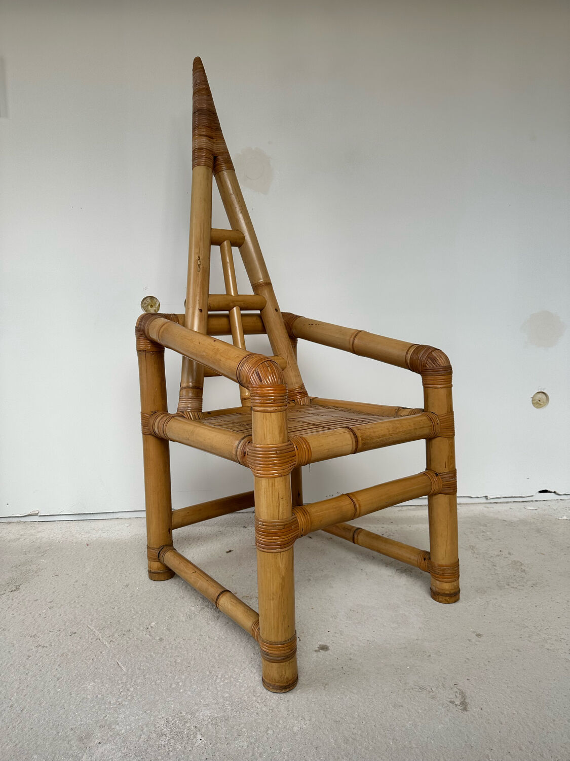 Fauteuil trône en bambou des années 70