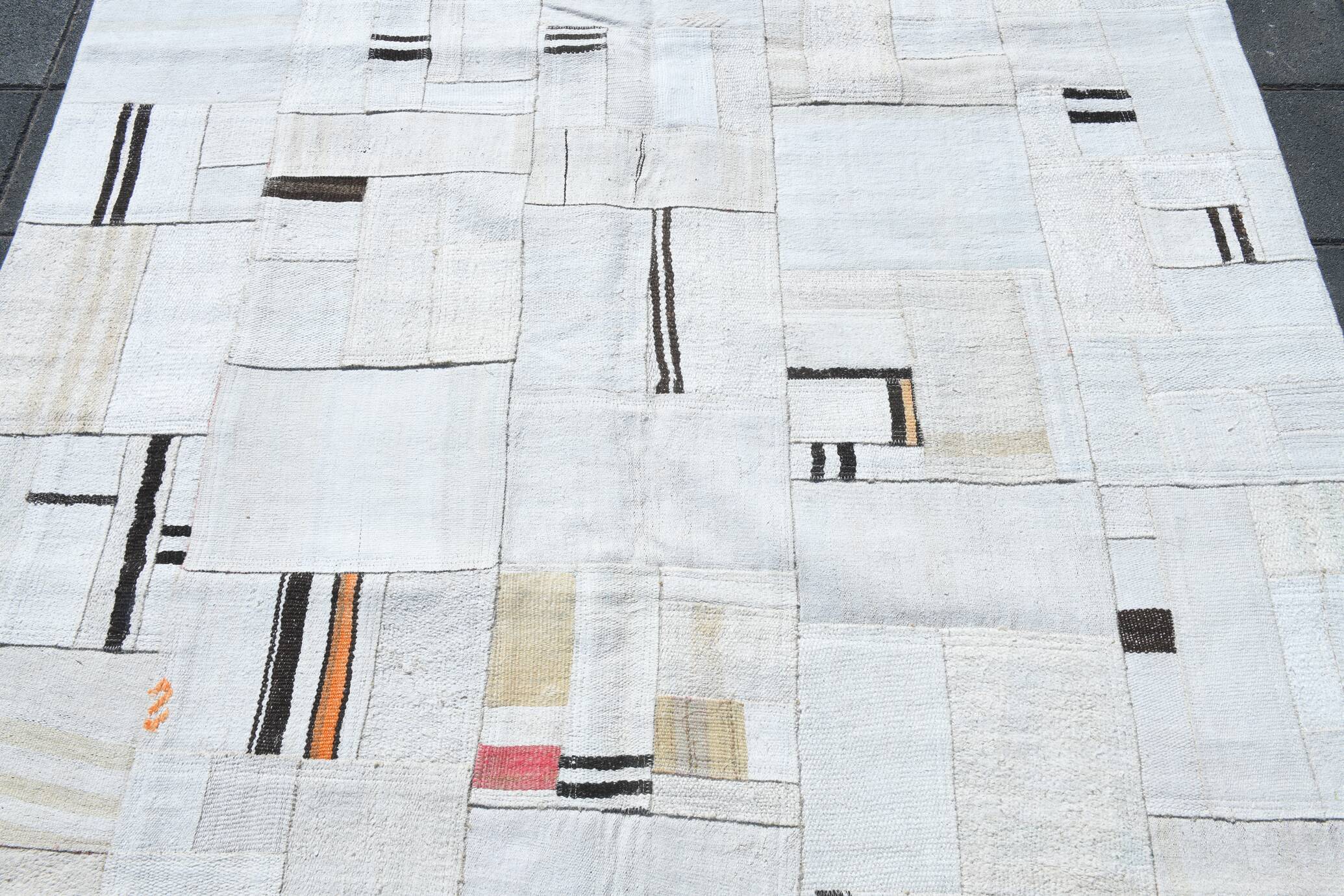 Off-White Neutral Vintage Kilim Rug For Living Room, 190x270 Cm