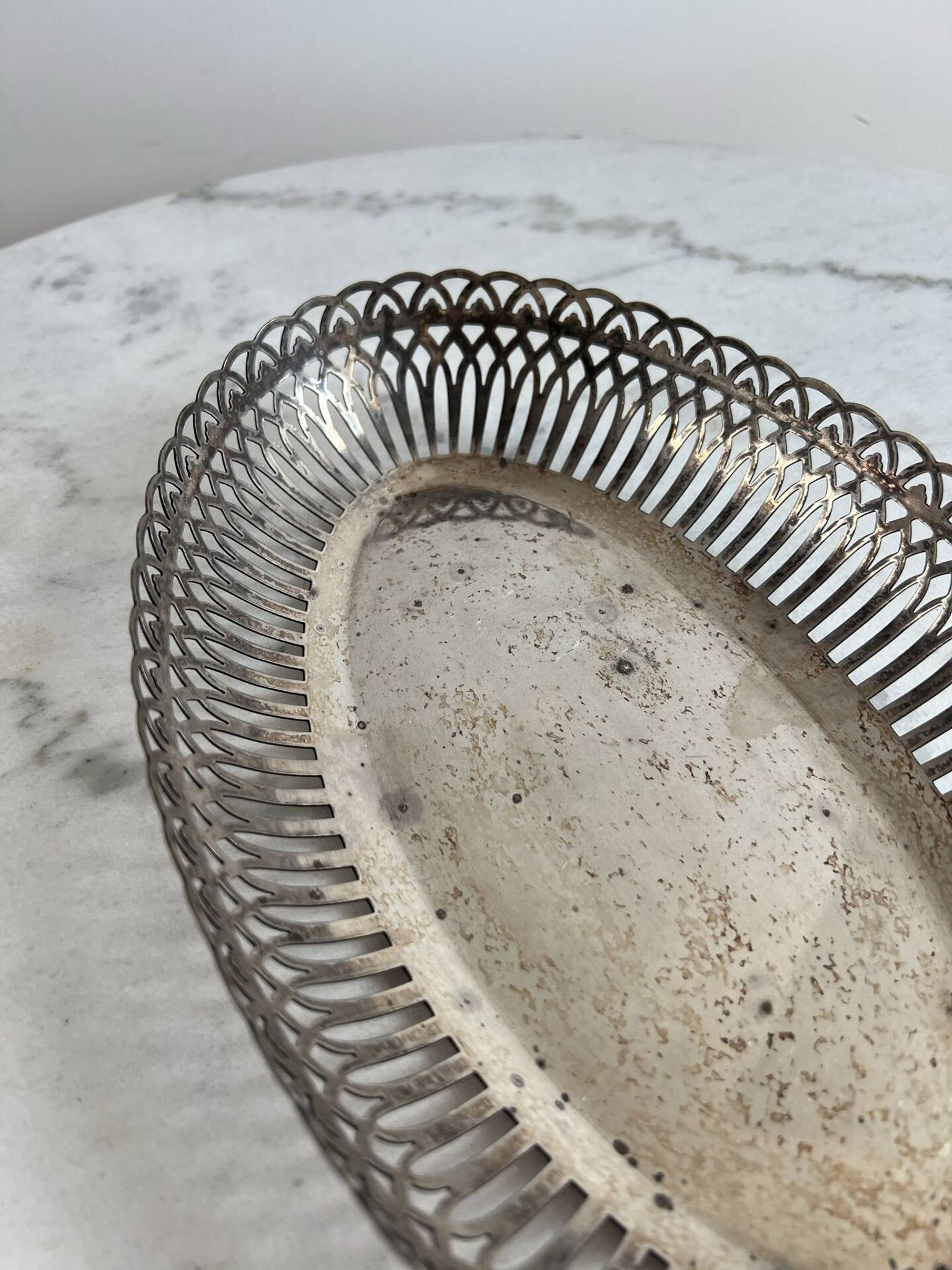 Panier à pain ancien en métal argenté