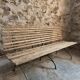 Banc de jardin pliant français ancien, pin et cadre en fer riveté
