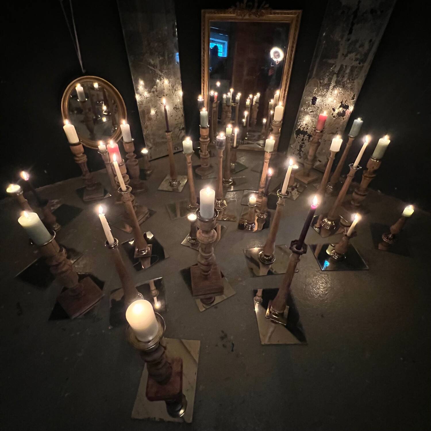 Old oak candle holder with bronze base