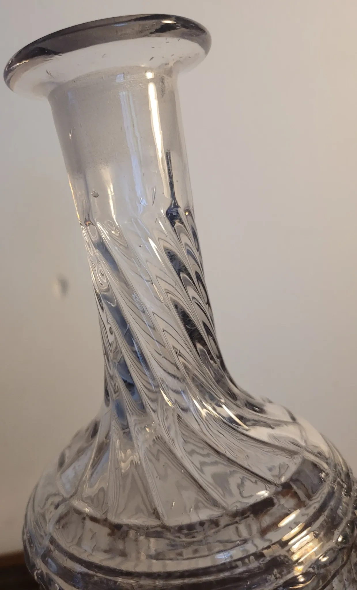 Carafe Jules Grevy 1879 fait main, verre moulé.