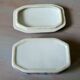 White ceramic box with stylized flower decoration Dimensions: H3 x L8 x P5
