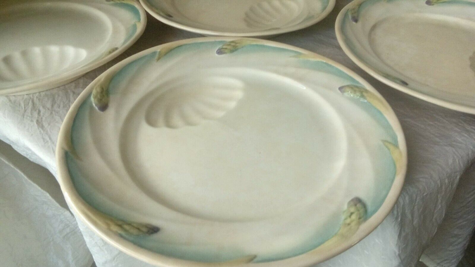 6 PLATES WITH ASPARAGUS IN SARRGUEMINE SLURRY ERA ART NOUVEAU