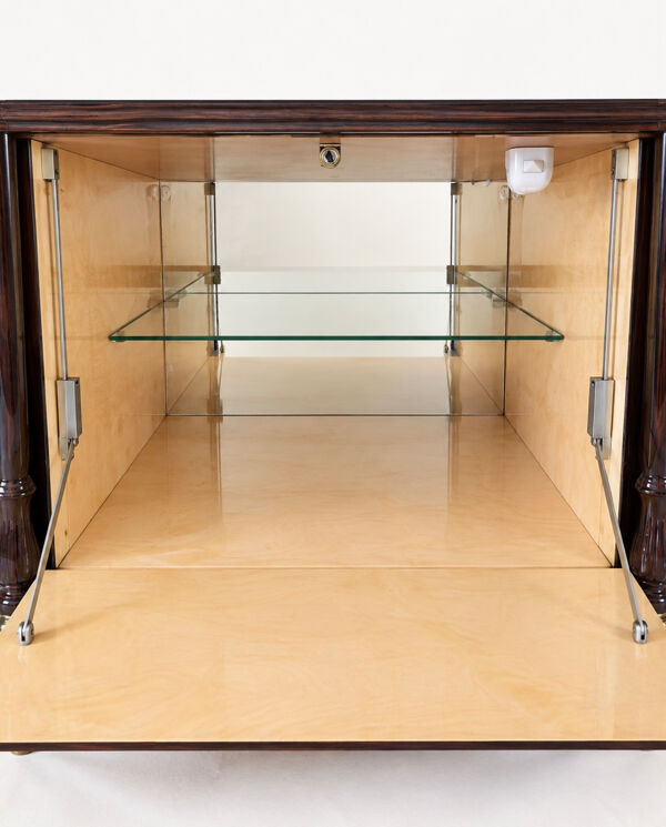 Enfilade-bar vintage en acajou verni et laiton, style Louis XVI