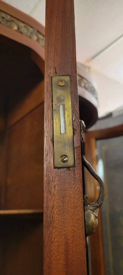 Très Rare buffet bibliothéque aux Putti Empire de forme demie lune