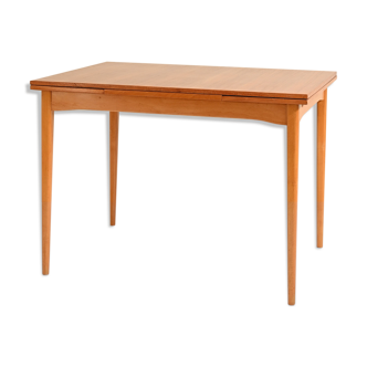 Extending teak table