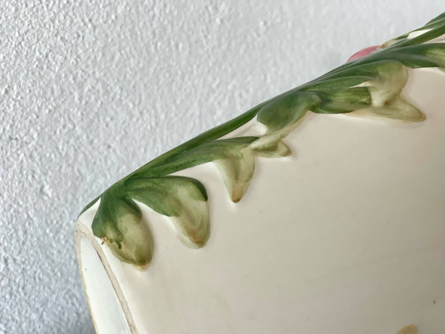Slip vase.