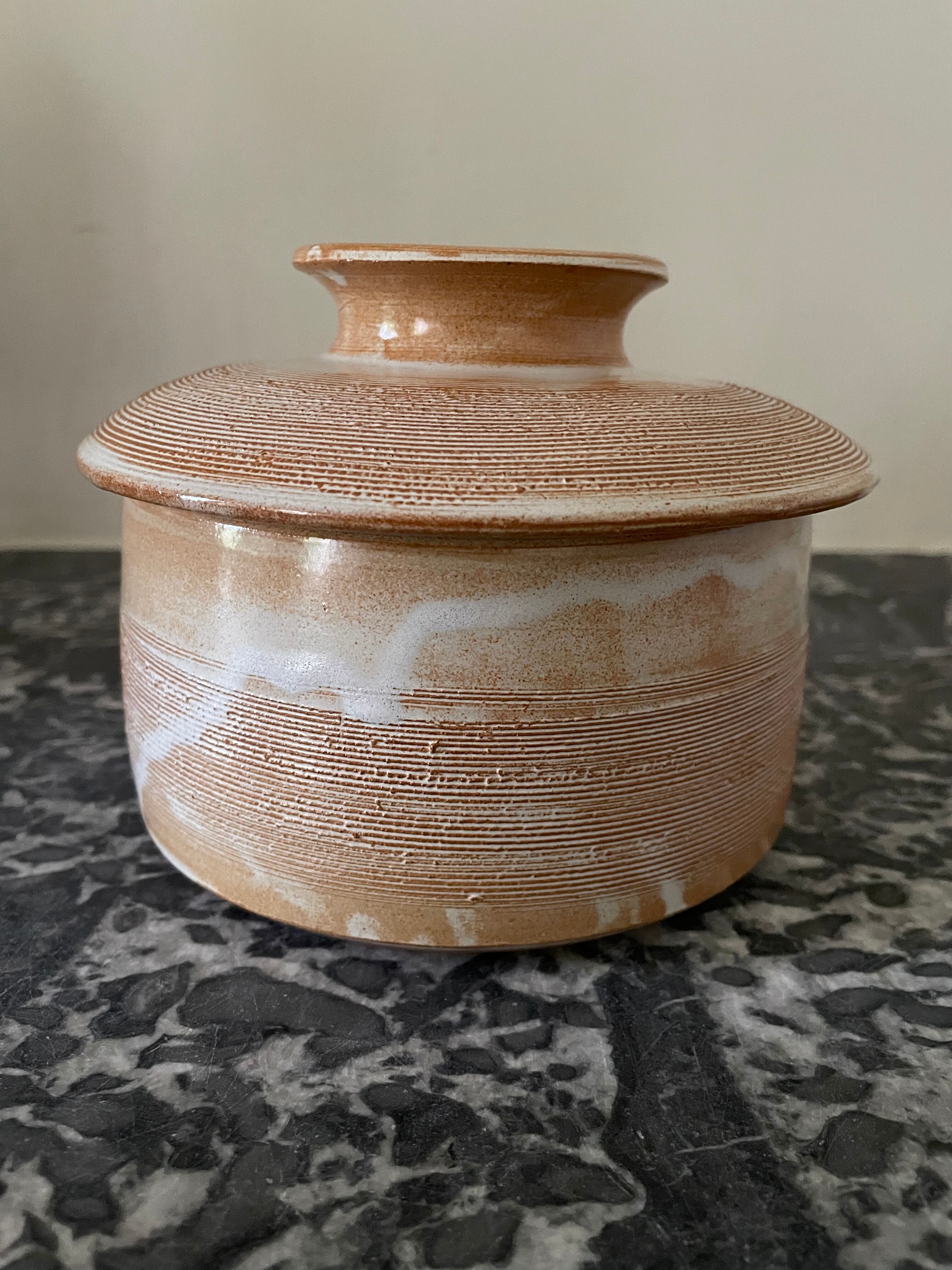 Pot with lid in stoneware vallauris