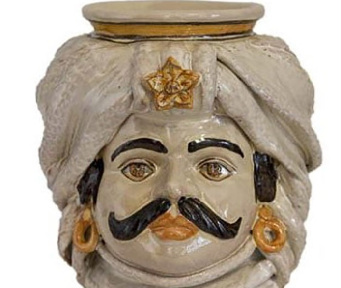 Men's beige turban vase