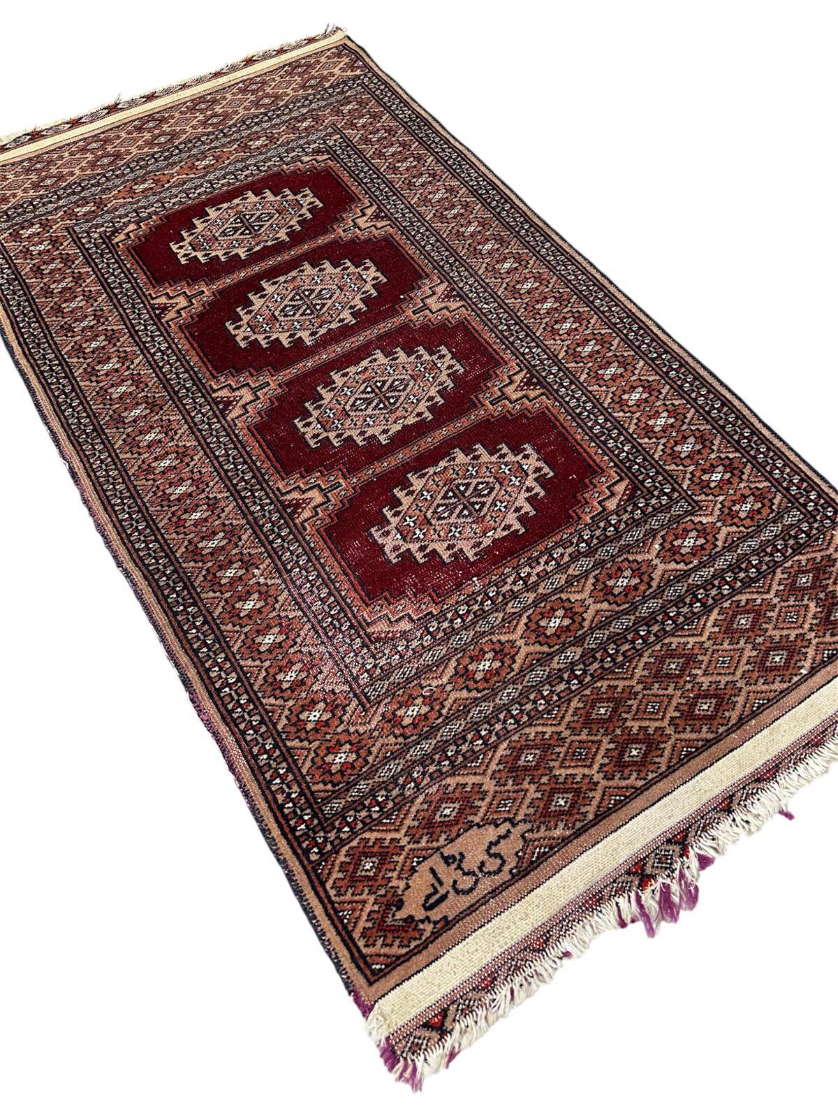 Tapis persan fait main