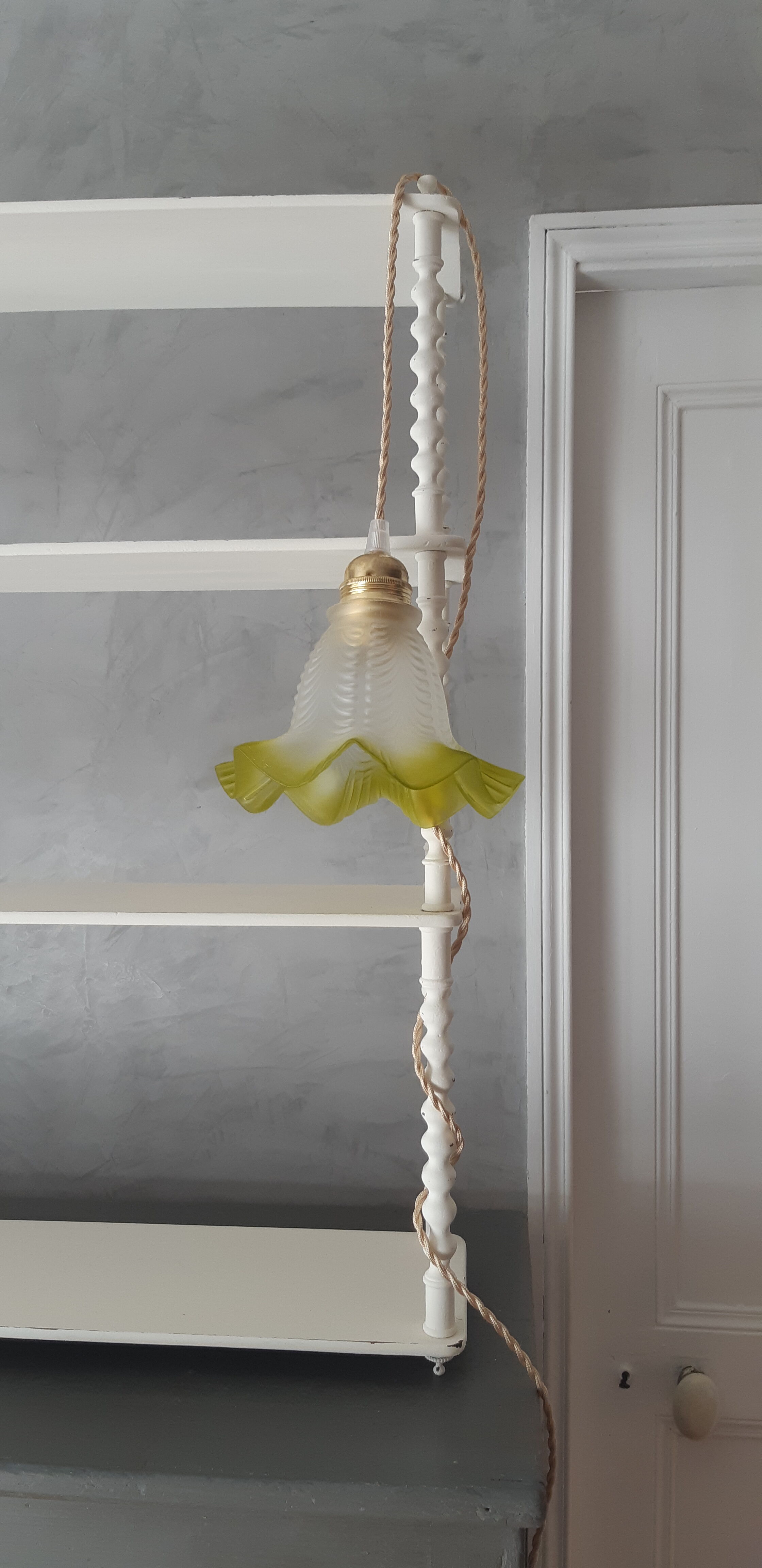 Small vintage green tulip walking lamp