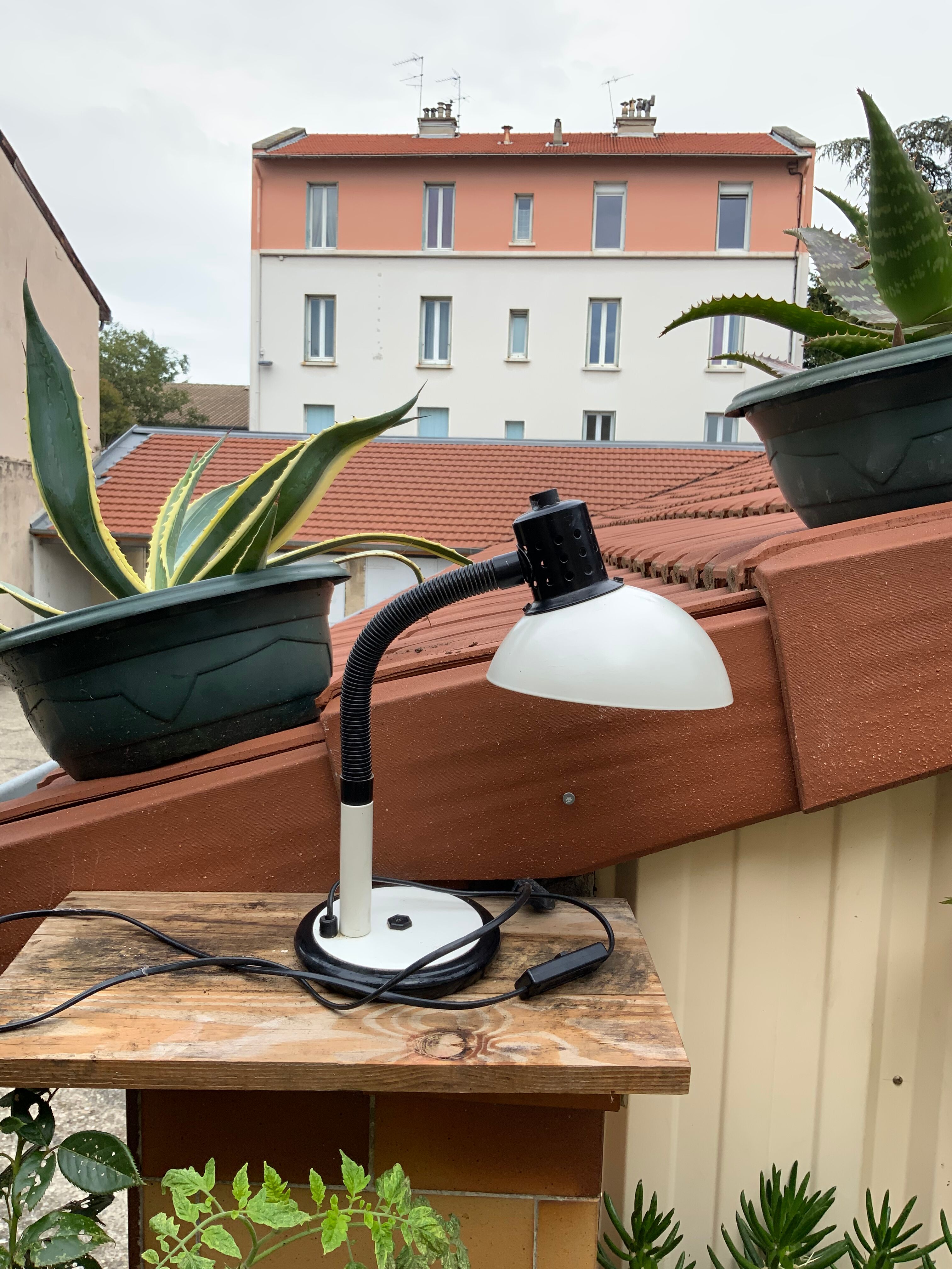 Vintage desk lamp aluminor made in france white and black metal and plastic