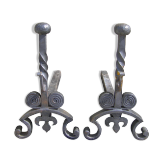 Pair of wrought iron pegs