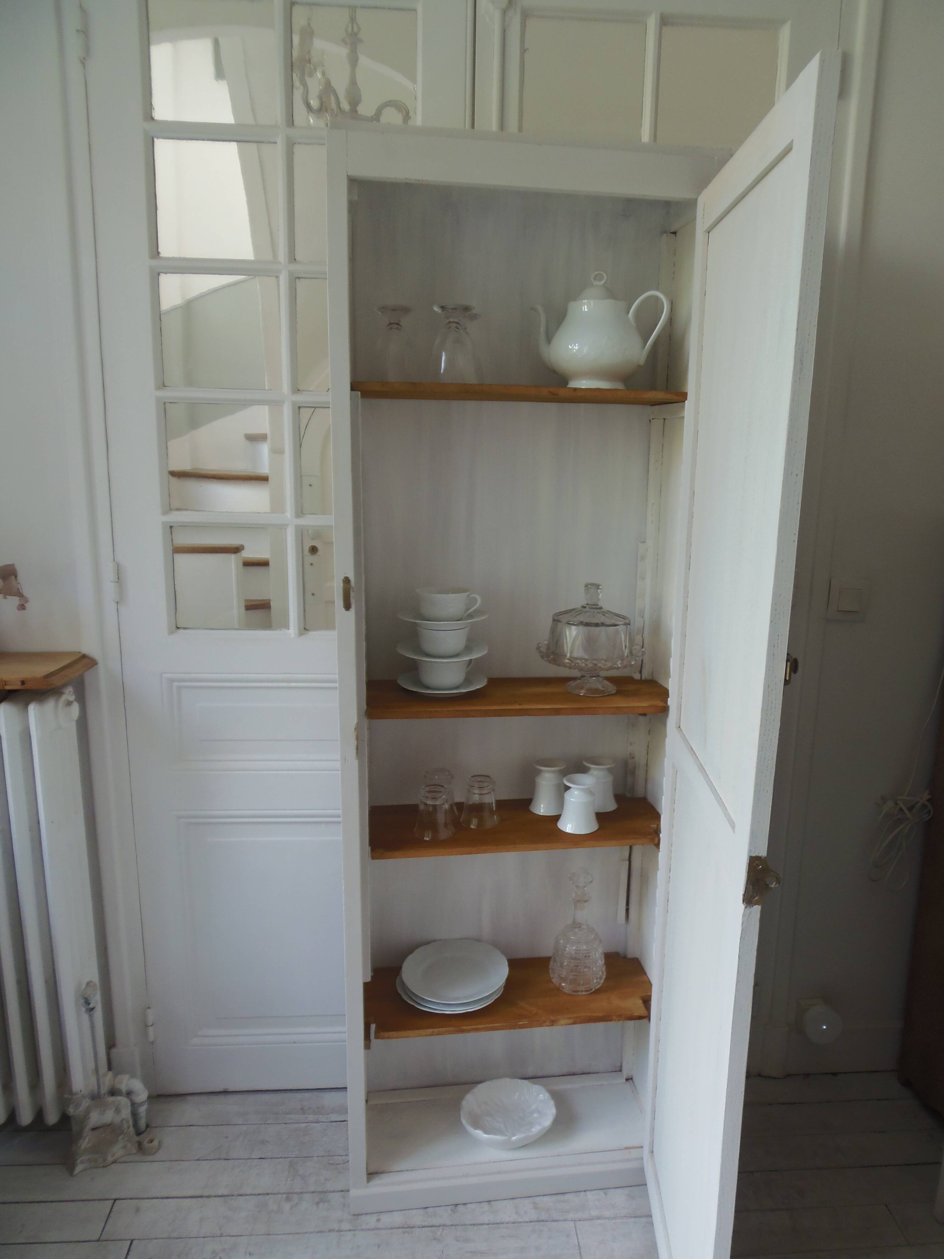 Bonnetière, vintage shallow dresser re-enchanted in pearl grey.
