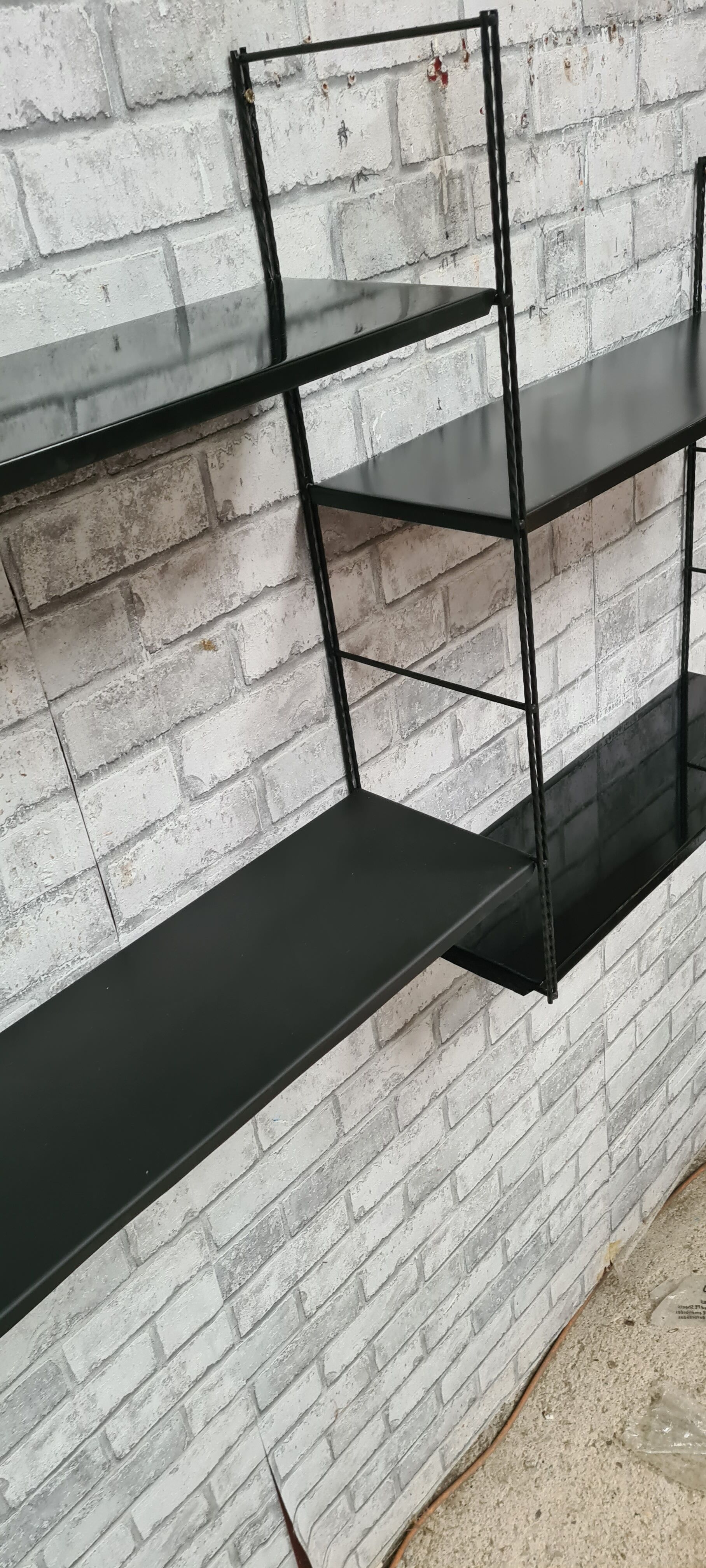 Shelves, 1960 to 70 metal 4 tablets black, 3 amounts