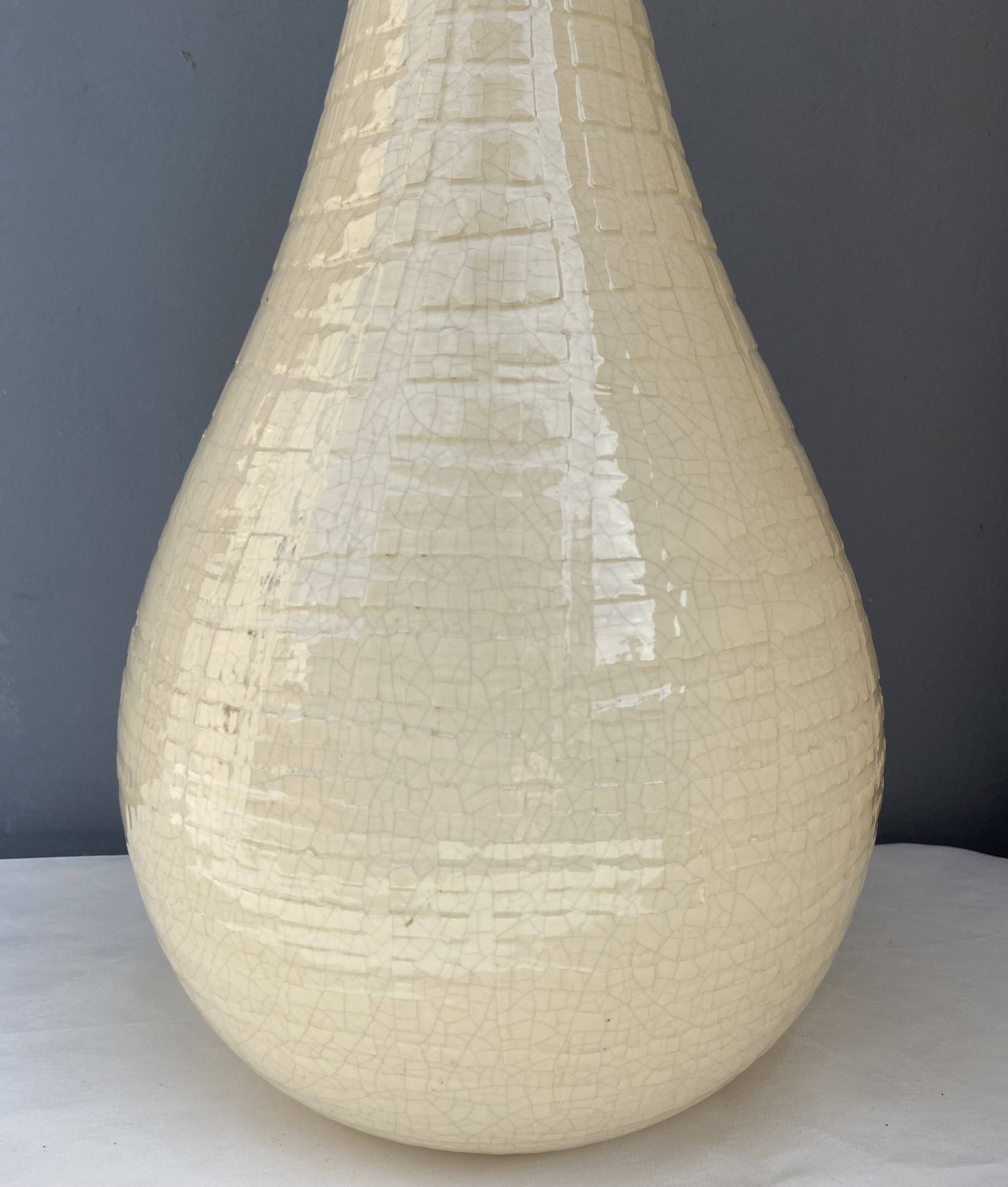 Ceramic lamp base