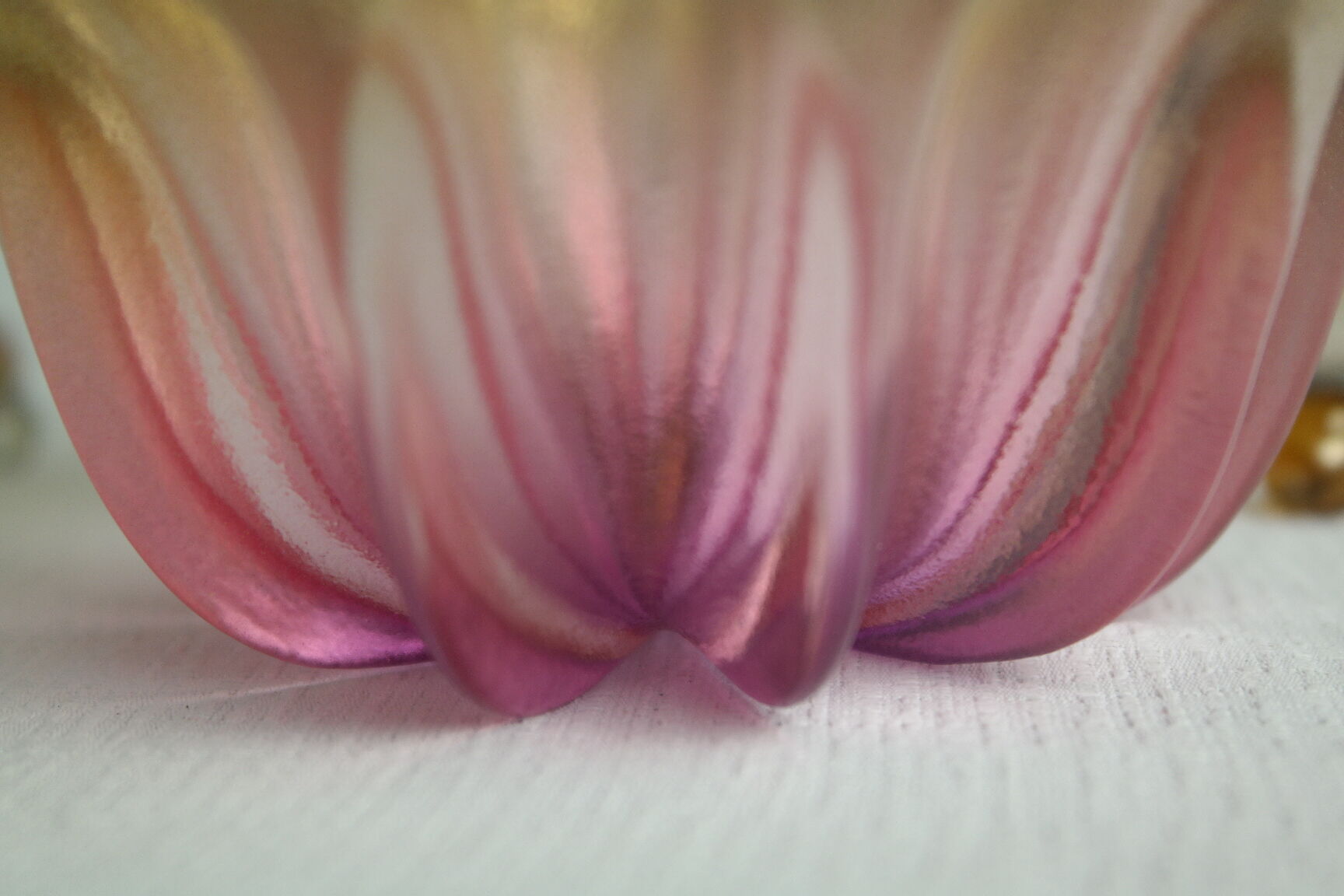 Empty pocket in pink glass paste corolla vintage Germany